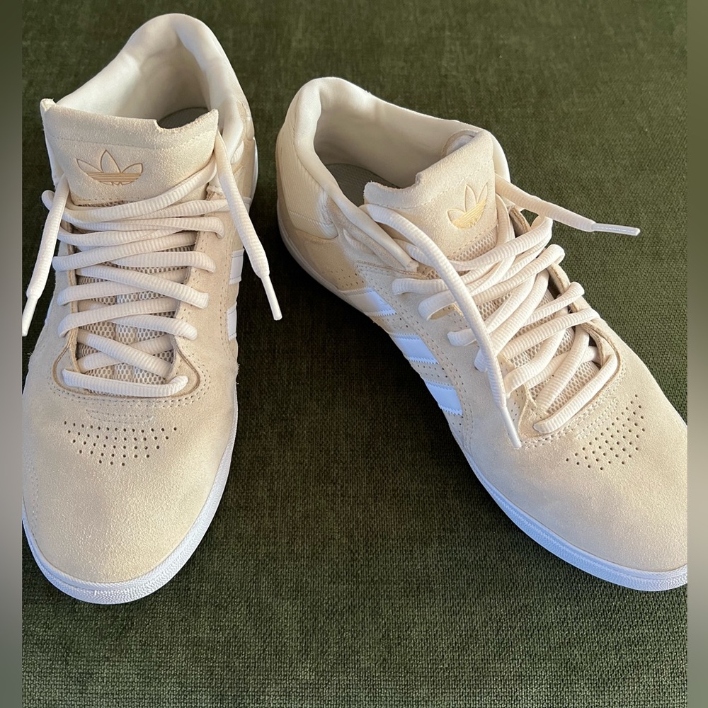 Adidas | Tyshawn Mid Off-White skate shoes - Picture 11 of 14